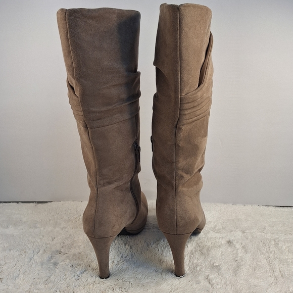 Mootsie Tootsies Boots - Picture 4 of 12